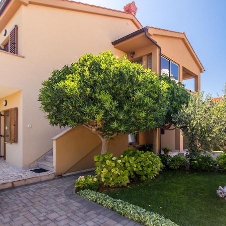Apartmani Pina Krk Town Exterior photo