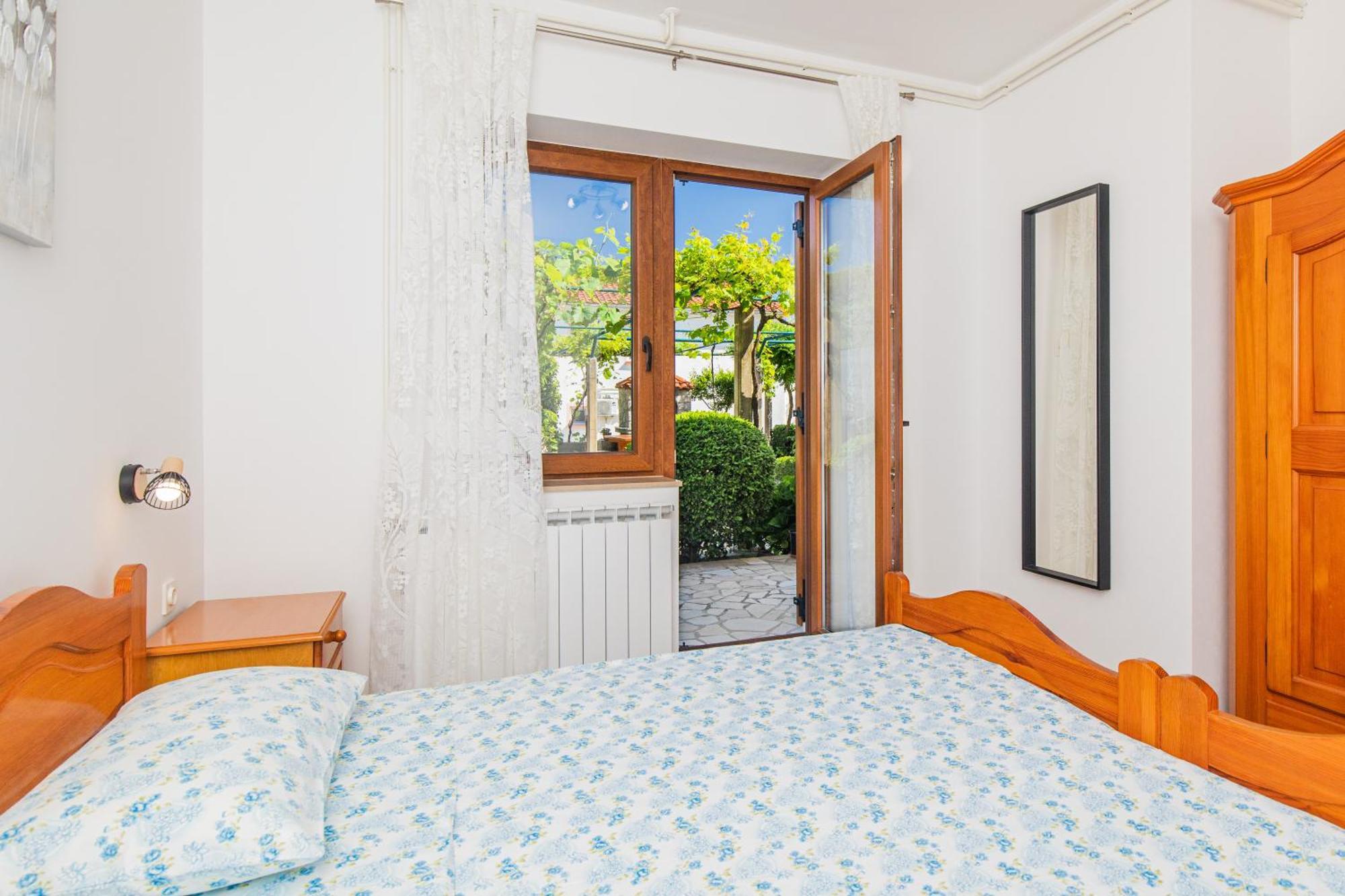 Apartmani Pina Krk Town Exterior photo