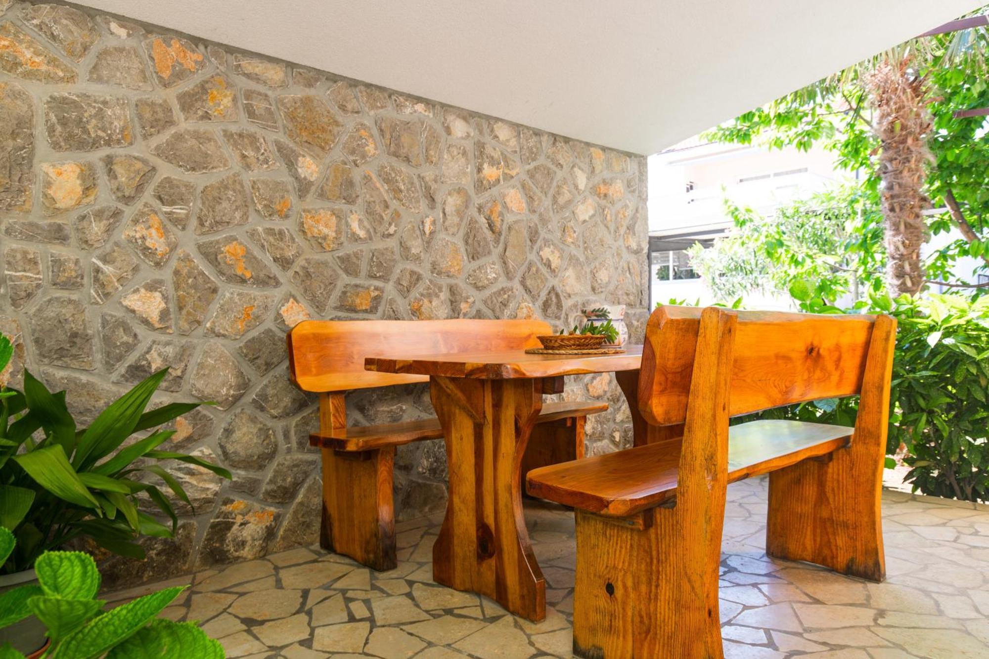 Apartmani Pina Krk Town Exterior photo