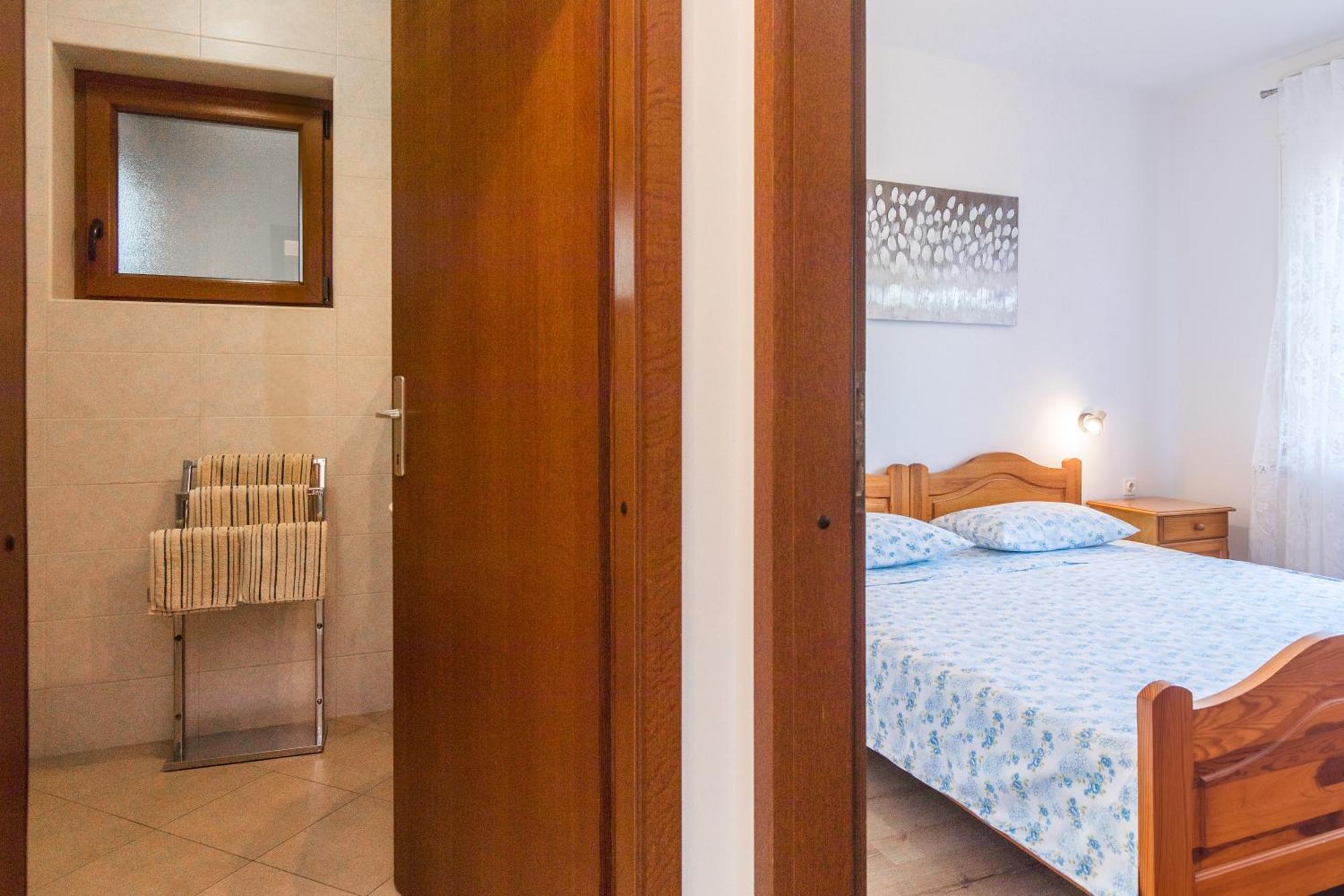 Apartmani Pina Krk Town Exterior photo