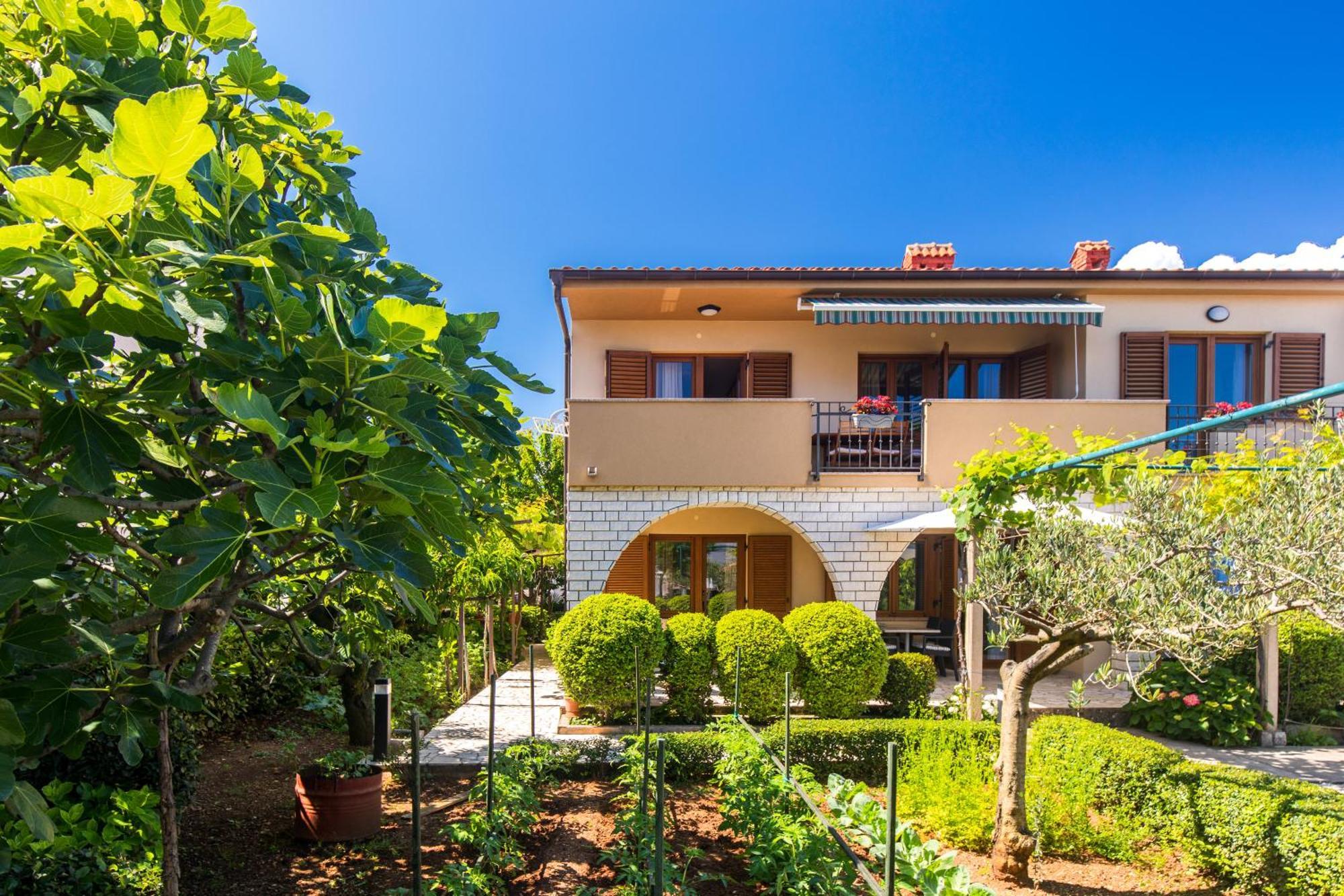 Apartmani Pina Krk Town Exterior photo