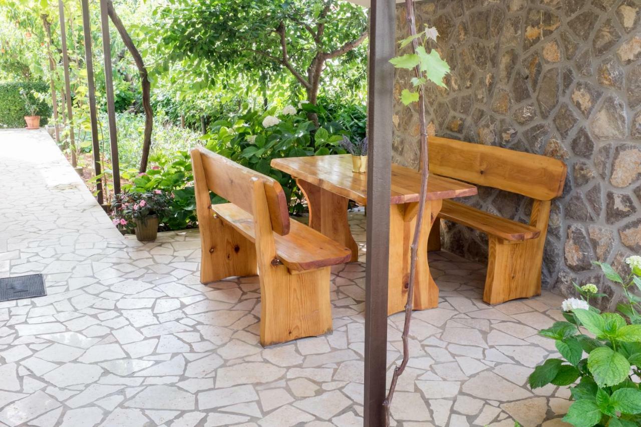 Apartmani Pina Krk Town Exterior photo